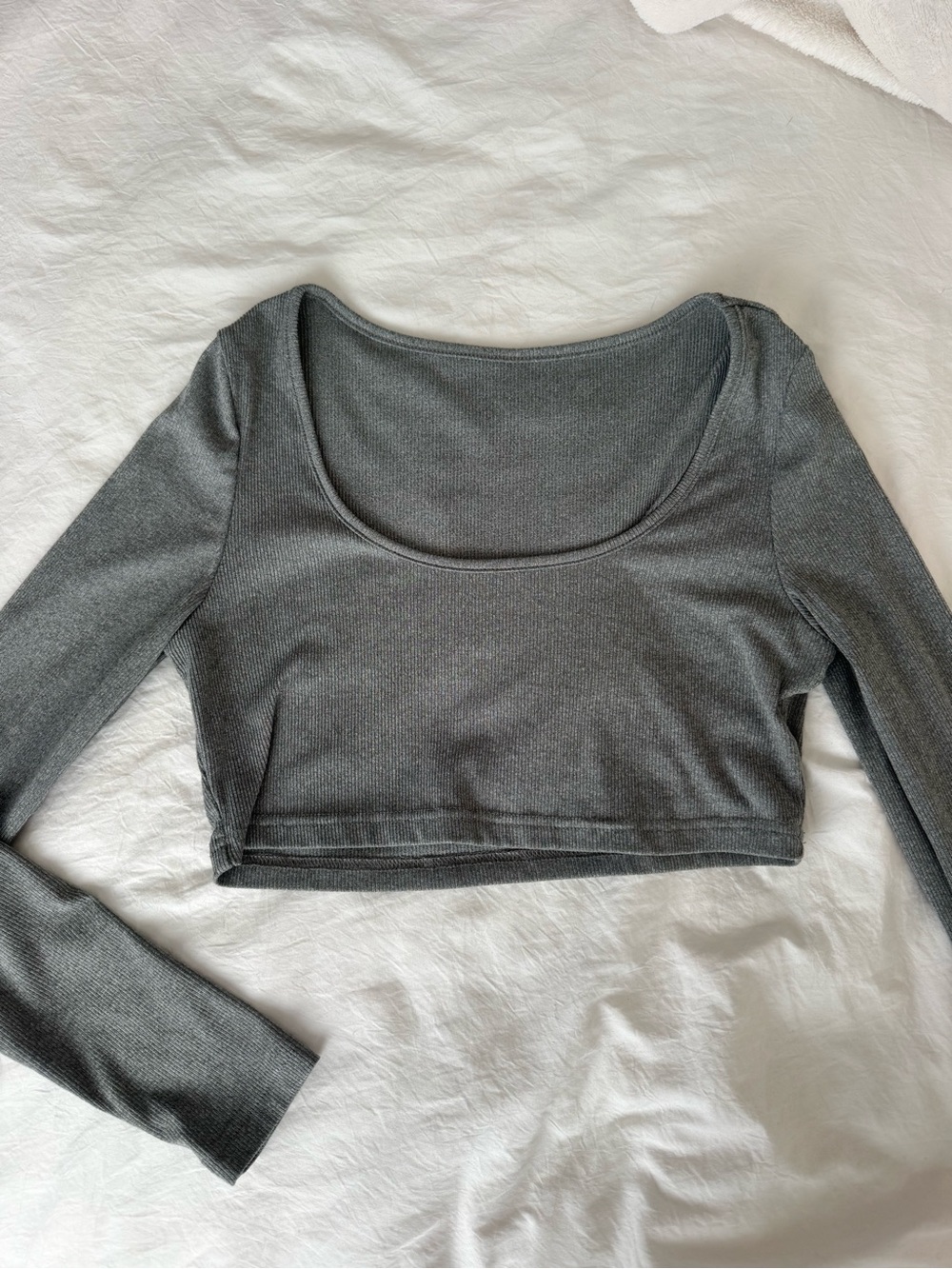 Gray Ribbed Long-Sleeve Scoop Neck Cropped Top